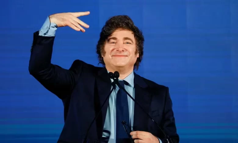 Argentina anuncia corte de impostos sobre celulares e eletrônicos para reduzir preços e combater contrabando