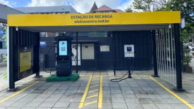 Busca por eletropostos cresce 309% no Brasil e acompanha avanço dos carros elétricos