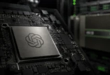 OpenAI diz que seu primeiro chip próprio supera Nvidia Blackwell em eficiência para IA
