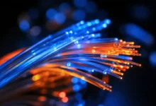 Governo reavalia tarifa sobre fibra óptica chinesa após alerta para custos das redes no Brasil