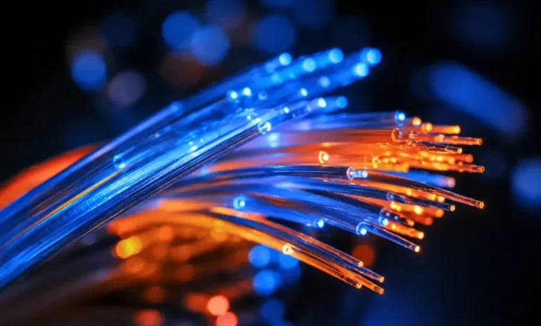 Governo reavalia tarifa sobre fibra óptica chinesa após alerta para custos das redes no Brasil