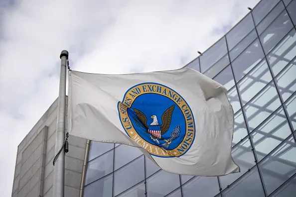 SEC investiga fundo de IA após perdas bilionárias e queda de 67% no portfólio