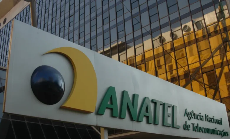 Anatel mantém exigência de comprovação trabalhista e fiscal para operadoras e provedores