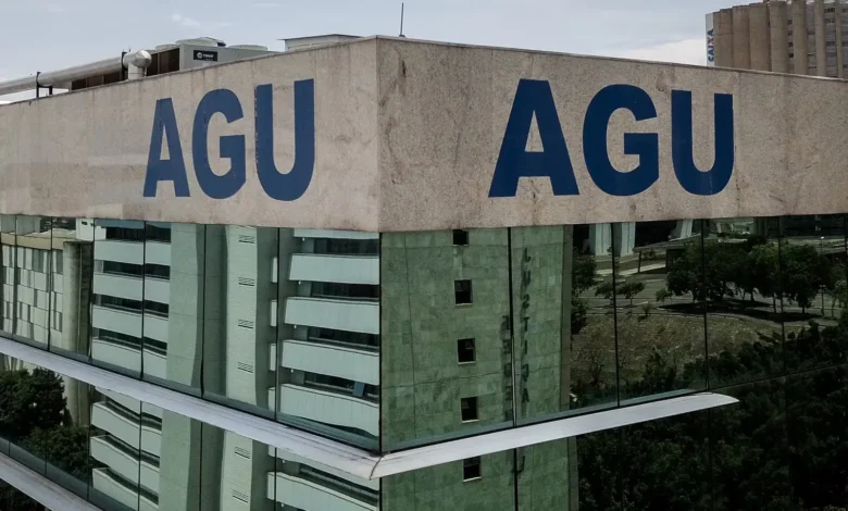 AGU processa 17 plataformas de apostas e pede reparação mínima de R$ 1 bilhão