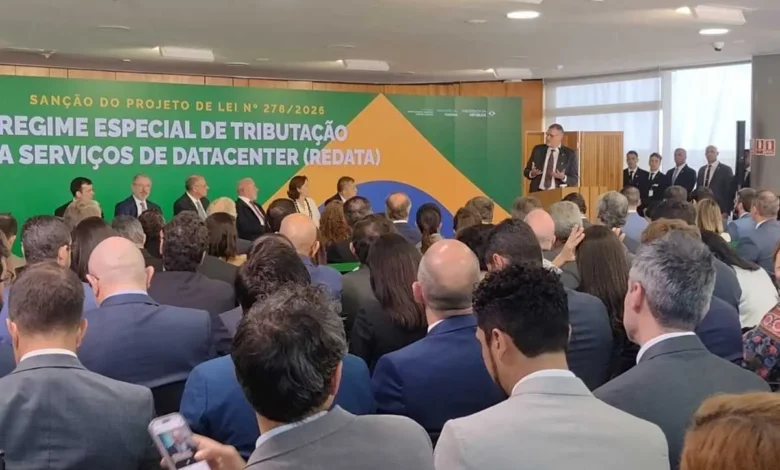 Redata é sancionado, mas setor de tecnologia cobra ajustes para reduzir custos dos data centers no Brasil