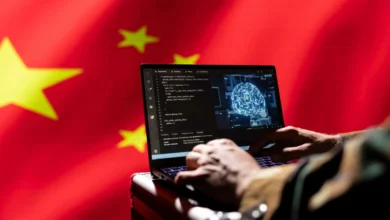 China reage a proposta para desacelerar IA e acusa setor americano de usar segurança como estratégia para conter avanço chinês