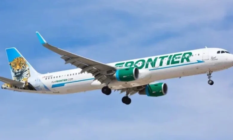 Frontier Airlines aposta em primeira classe e internet Starlink para renovar modelo de baixo custo