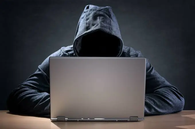 Hackers ligados ao Irã usam malware CHOSEN BRICK para atacar jornalistas e ativistas em vários países