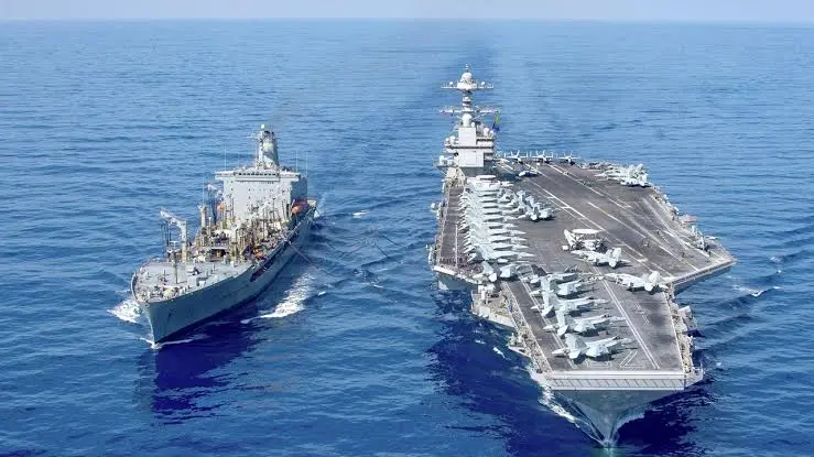 Marinha dos EUA apresenta prioridades tecnológicas a investidores para acelerar inovação militar