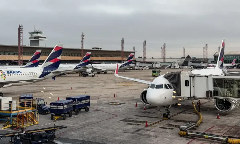 Anvisa muda regras sanitárias para aeroportos e aviões e adota fiscalização baseada em risco