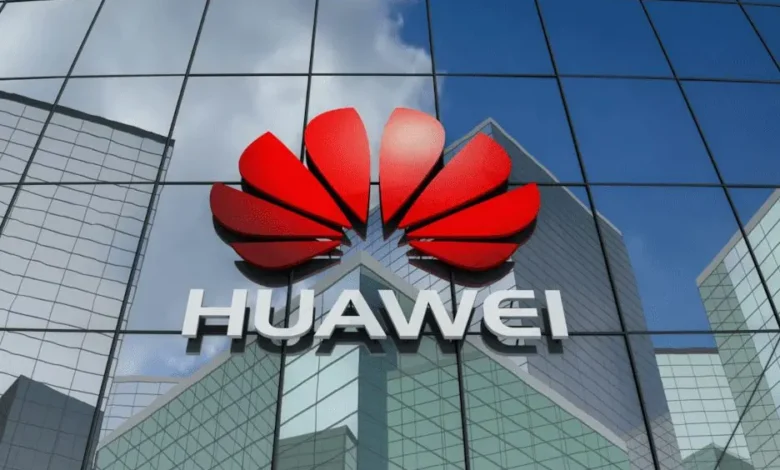 Huawei aumenta receita em 9,6%, mas lucro despenca 36% com corrida por IA e chips próprios