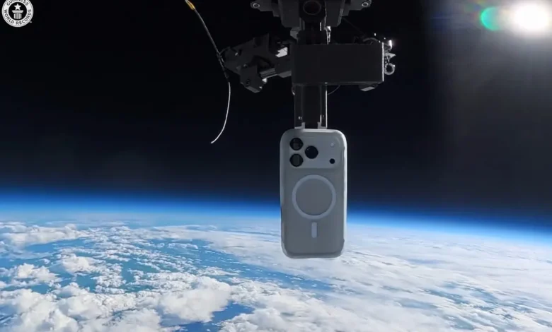 iPhone 17 Pro sobrevive a queda de mais de 30 km e entra para o Guinness World Records