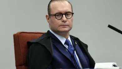 Zanin dá 48 horas para Anatel explicar proposta de internet móvel durante as eleições