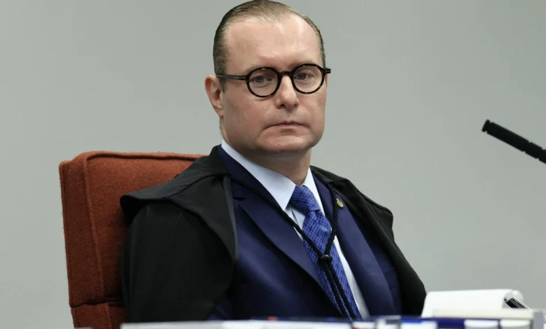 Zanin dá 48 horas para Anatel explicar proposta de internet móvel durante as eleições