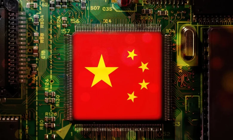 China enfrenta dificuldades na produção de chips de memória para inteligência artificial