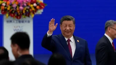 Grupo ligado à China se passa por executivos e autoridades para atacar especialistas em política de IA