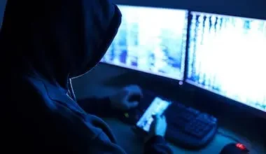 Hacker divulga dados de mais de 40 mil funcionários do governo dos EUA