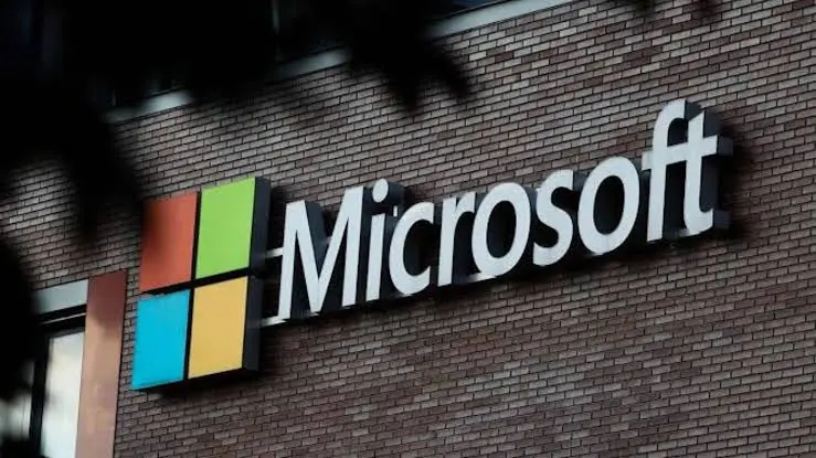 Microsoft oferece demissão voluntária a 60 mil funcionários em meio a investimentos em IA