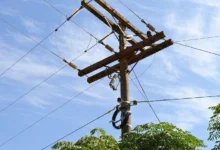 Projeto dos postes propõe limite de cobrança e desconto de 50% para internet rural
