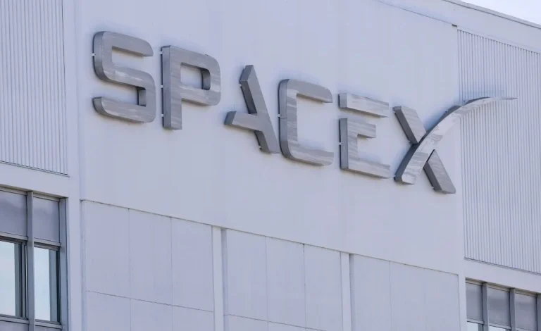 SpaceX negocia US$ 40 bilhões em dívida para ampliar infraestrutura de IA com chips da Nvidia