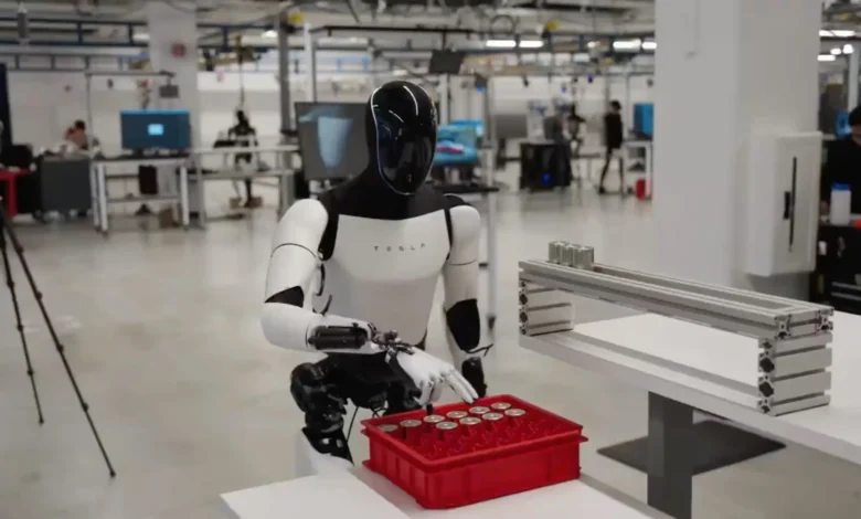 Tesla inicia produção do robô humanoide Optimus enquanto lucro trimestral cai 43%
