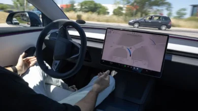 Tesla libera sistema de direção assistida para carros alugados pela Turo