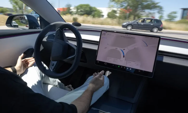 Tesla libera sistema de direção assistida para carros alugados pela Turo