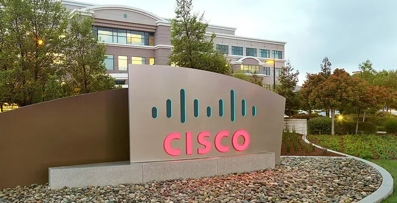 Falha crítica no Cisco Catalyst SD-WAN Manager é explorada para obter acesso de administrador